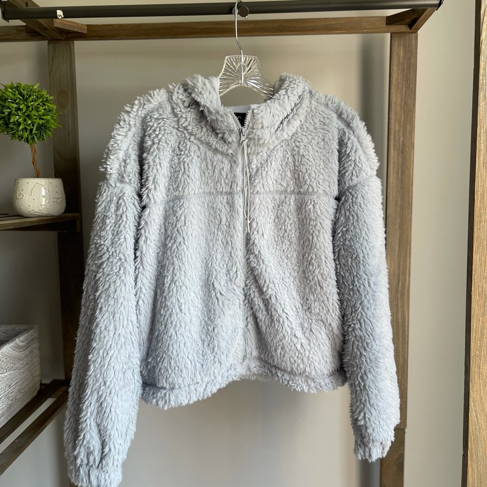 Urban Outfitters BDG Cropped Teddy Jacket - Picture 4 of 13